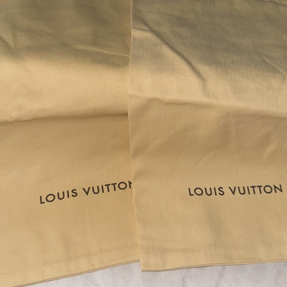 Louis Vuitton sneaker gift box with dust bags - Picture 11 of 13